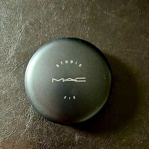 MAC Studio Fix Powder Plus Foundation